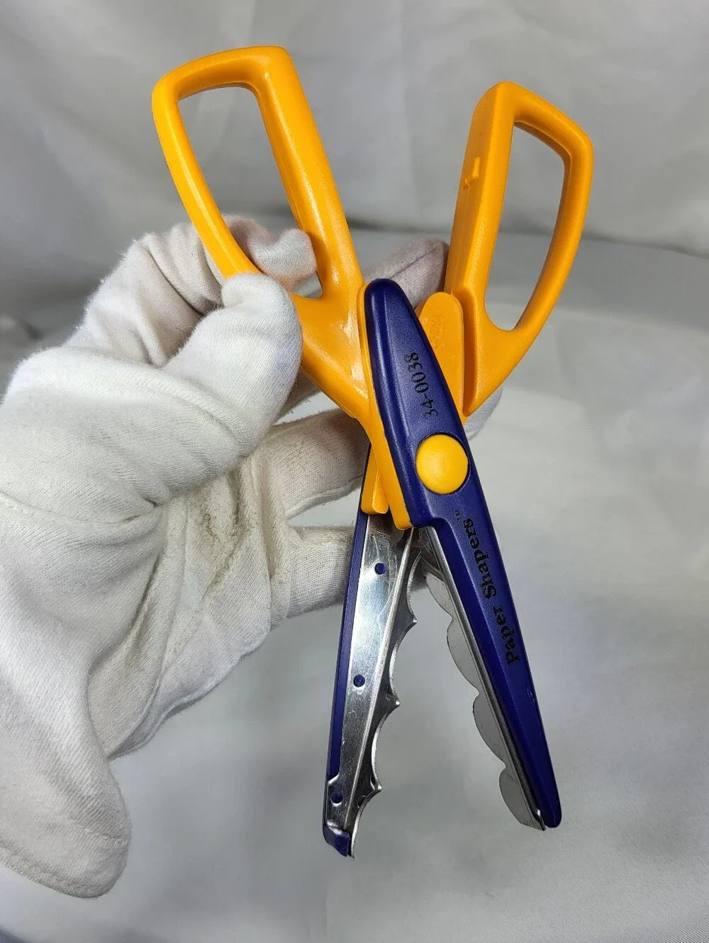 Provo Craft Model 34-0038 Paper Shapers Scrapbooking Scissors